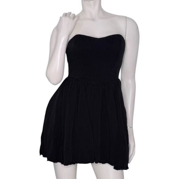 Forever 21 Dresses & Skirts - Forever 21 Black Strapless Sweetheart Mini Dress with Shirred Back
